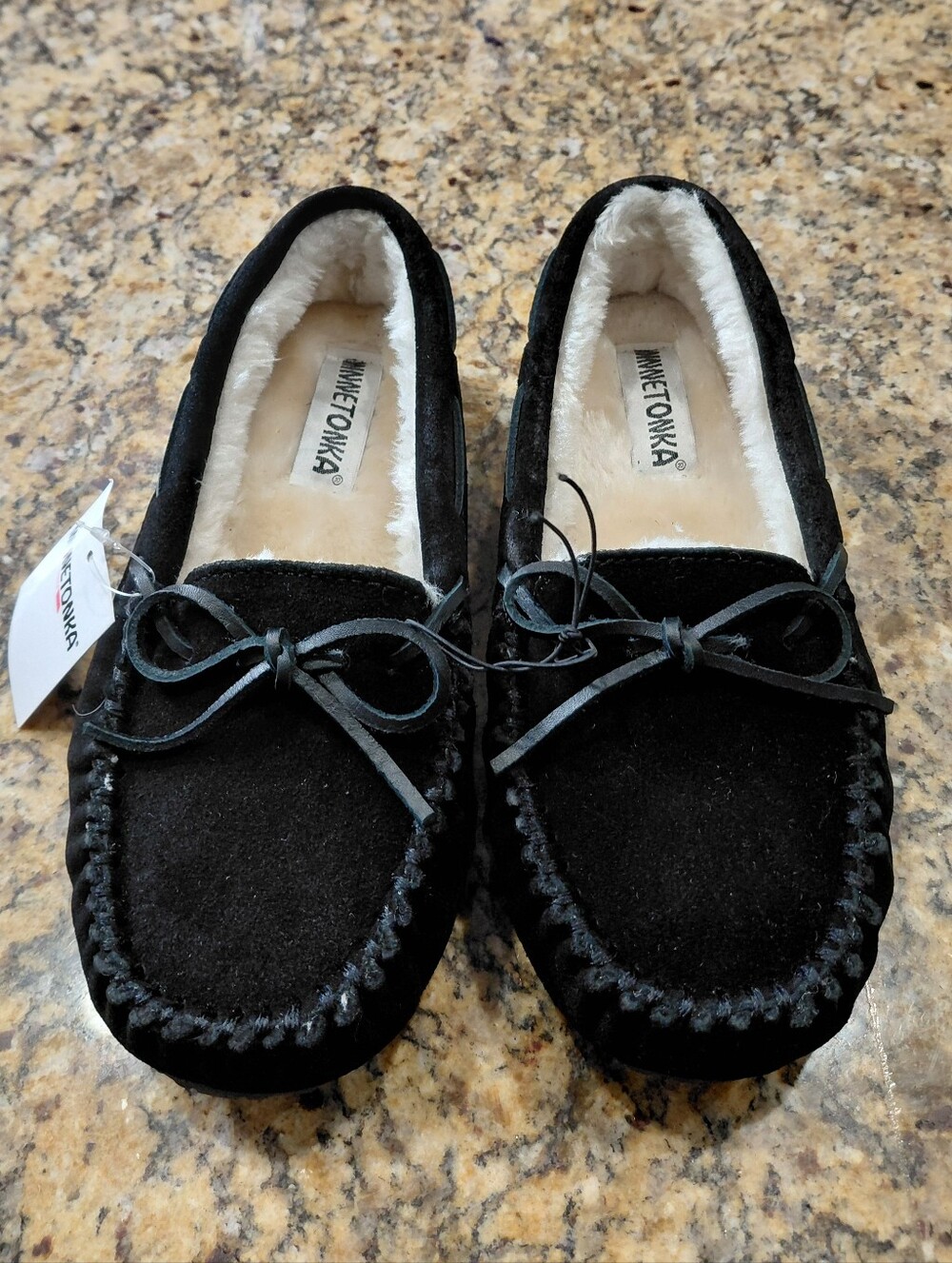 Minnetonka Petra Trapper 8M Black Suede Bow-Top Moccasin Slippers Faux Fur NWT